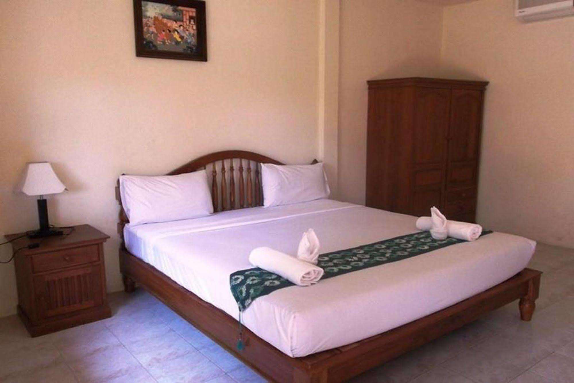Saver Guesthouse Bãi biển Chaweng Ngoại thất bức ảnh